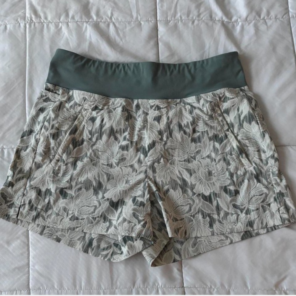 Athleta sage green floral athletic shorts